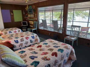 4 bedrooms, iron/ironing board, free WiFi, bed sheets