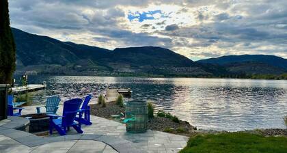Perfect family vacation home with 100 feet of private lakefront