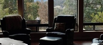 Mountain Views and Private Jacuzzi