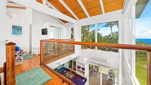 Interior - ★ - Rainbow Lookout! Private Hot Tub + Pool Access + New Central Conditioning (Haiku)