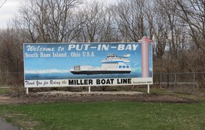 Exterior - Play and Stay on Put in Bay!    (Put-In-Bay)