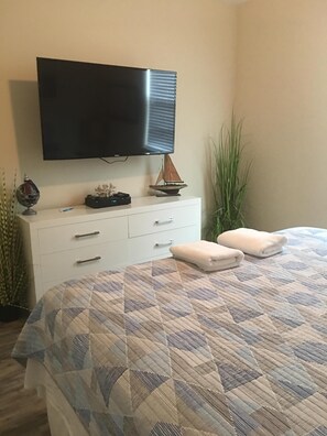 5 quartos, ferros/tábuas de passar roupa, Wi-Fi, roupa de cama