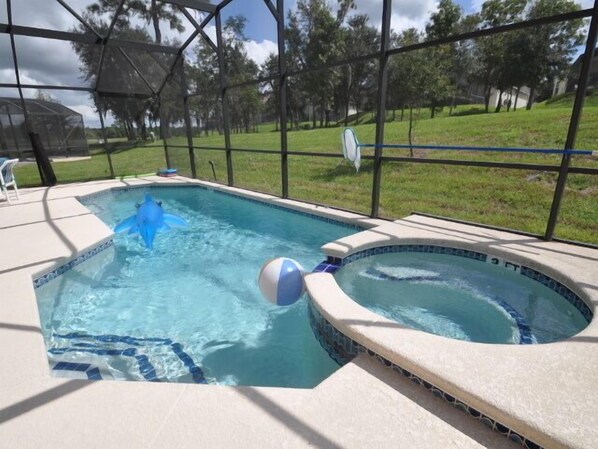 Pool - Luxury 4 bed, 2 master ensuite, 3 bath Resort home in quiet cul-de-sac (Kissimmee)
