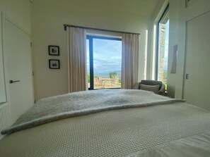 3 bedrooms, iron/ironing board, free WiFi, bed sheets - Ocean Front Home with Spectacular Views Overlooking Mannin Bay (Ballyconneely)