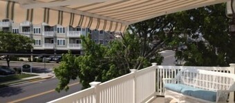 🥇 5 BR Single-1.2 blocks to beach Boardwalk central AC WiFi Large Yard 8+Parking