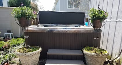 PET & GOLF CART FRIENDLY...SHORT WALK TO OCEAN DRIVE