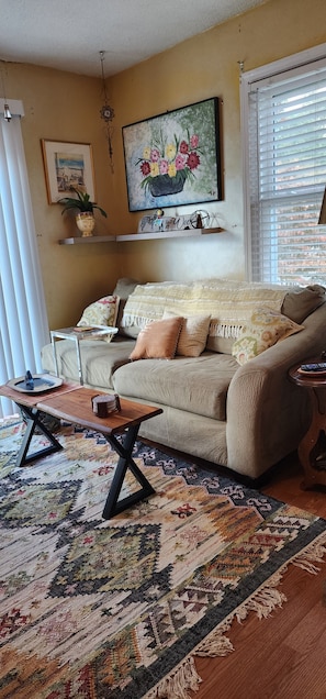 Smart TV - PET & GOLF CART FRIENDLY...SHORT WALK TO OCEAN DRIVE (North Myrtle Beach)