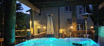 Colorado Mountain Retreat - Spacious Cabin with Hot tub