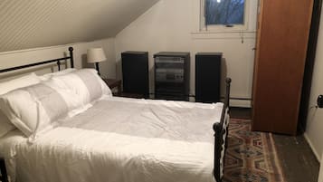 3 bedrooms, WiFi, bed sheets, wheelchair access