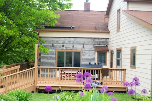 Stay at this Historic Farmhouse at SanaView Farms in the Laurel Mountains!