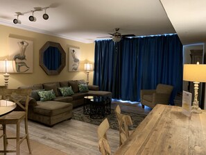 Smart-TV, Videospiele, DVD-Player, Stereoanlage