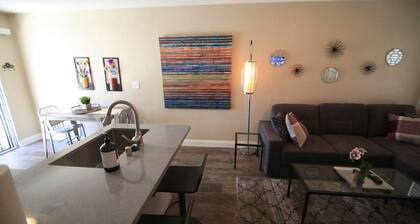 Voxna · 35% Off Fall Special - Cozy Townhouse By Strip