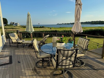 Steps to beach! Custom-built house with panoramic ocean views, wrap-around deck.