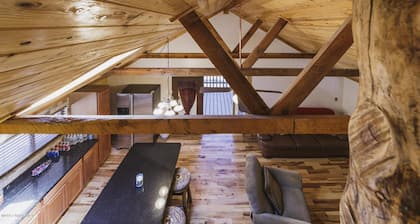 Ah!! Peace & Nature among the pines-65 miles to Grand Canyon & 25 to Flagstaff