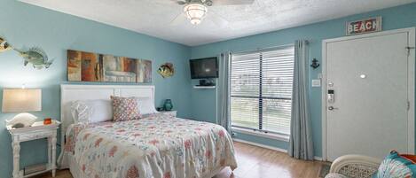 Iron/ironing board, WiFi, bed sheets, wheelchair access