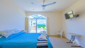 2 dormitoris, caixa forta a l'habitació i escriptori 