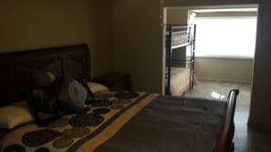 4 Schlafzimmer, Bügeleisen/Bügelbrett, WLAN, Bettwäsche