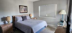 2 bedrooms, iron/ironing board, free WiFi, bed sheets