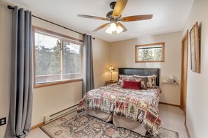 2 chambres, fer et planche à repasser, Wi-Fi gratuit, draps fournis