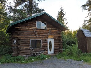 Exterior - Jack London’s Cabin Genuine Alaskan Log Cabin built by owners! Self-check in (Seward)