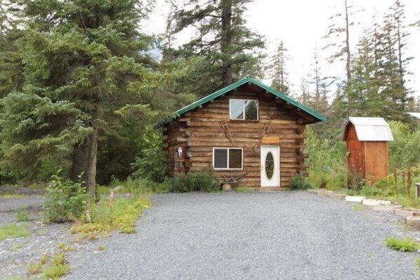 Exterior - Jack London’s Cabin Genuine Alaskan Log Cabin built by owners! Self-check in (Seward)