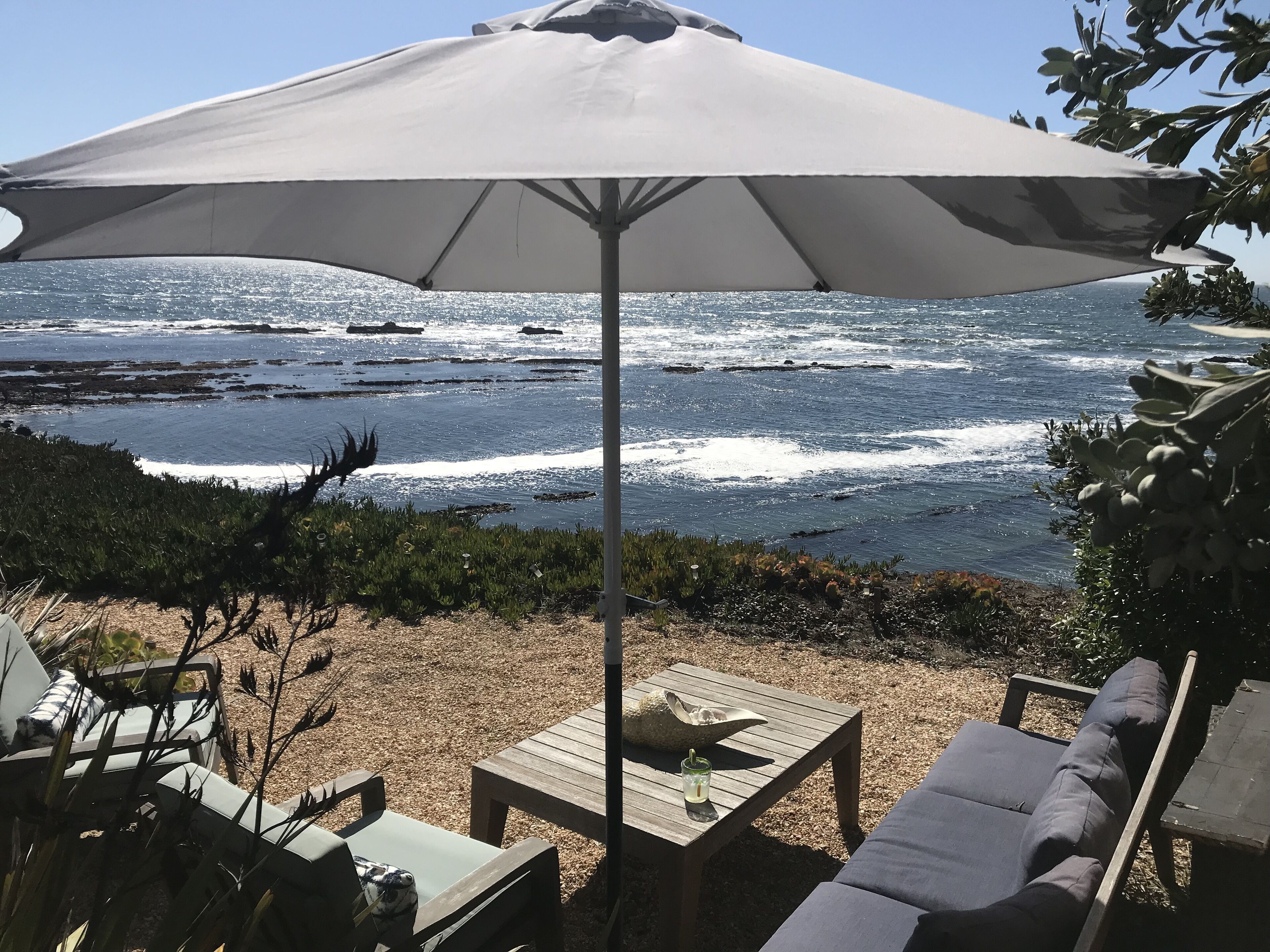 PANORAMIC OCEANFRONT PROPERTY ~ SEA GLASS COTTAGE!!