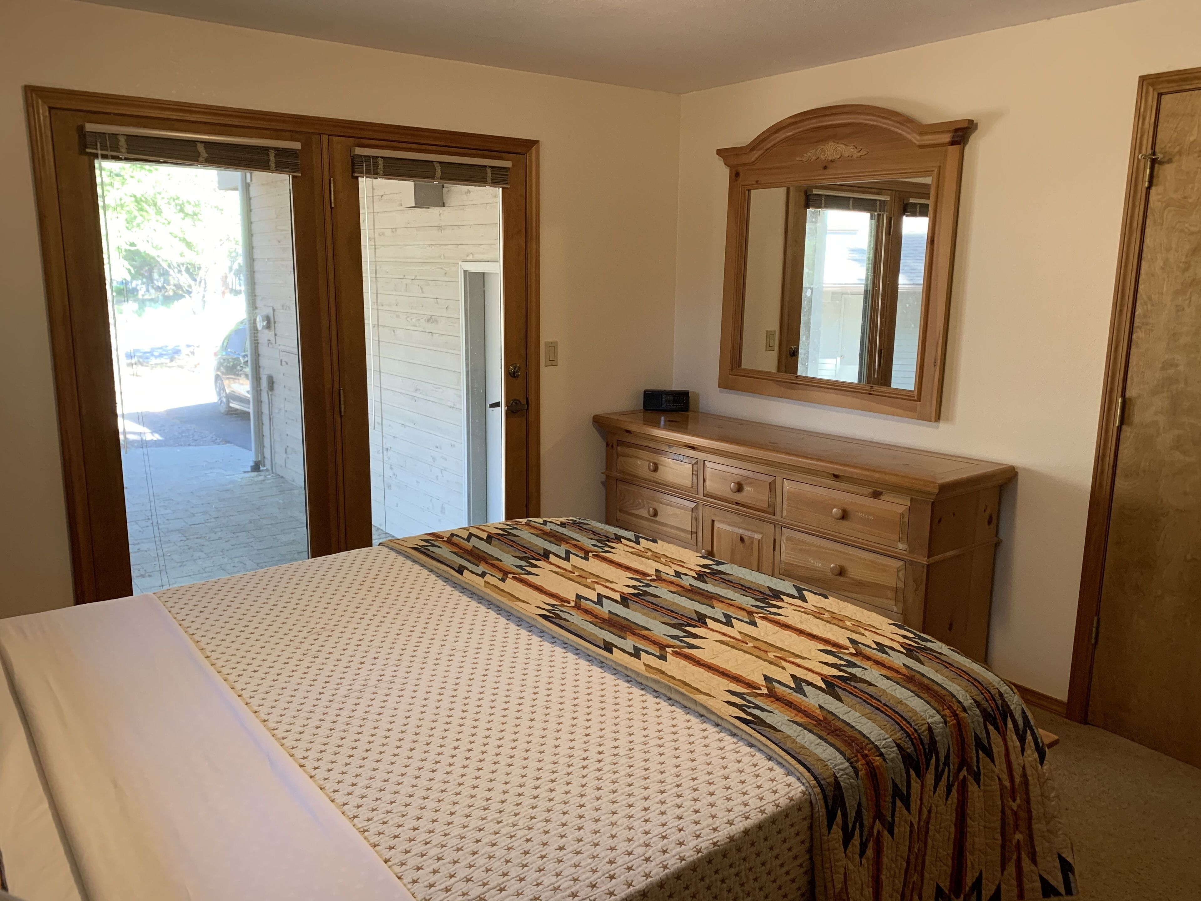 3 bedrooms, iron/ironing board, WiFi, bed sheets - Family Friendly, Air Conditioning - SHARC passes included. (Sunriver)