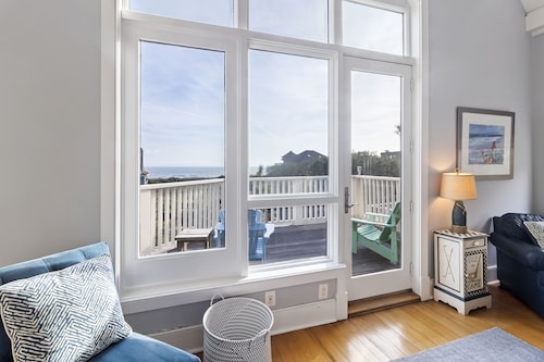 OCEANFRONT Home, Private Boardwalk in Vanderhorst Plantation!