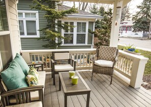Terrace/patio - Gecko Cottage ... Walk to beach, pool, food, shopping - Clean, cozy, ahhh (New Buffalo)