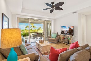 Tv, böcker och en stereo