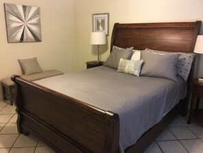 1 bedroom, iron/ironing board, WiFi, bed sheets - FOOTBALL/VISIT STUDENTS/JOB/HIGH ROAD 2 MILES TO FSU STADIUM, TV W.HULU,QUIET (Tallahassee)