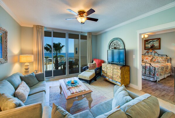 Smart TV, fireplace, video games, DVD player - Available 12/27-1/3 10% OFF!   Waterscape Gulf Views; Up to 20% off Low Rates!!! (Ft Walton Beach)