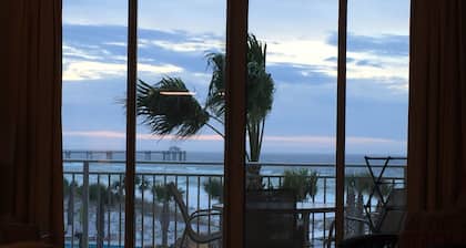 Waterscape A305: 2 K S, Buckrm; Gulf Views; 8/8-10-620,2NT & 82/14-16- 586 2 NT