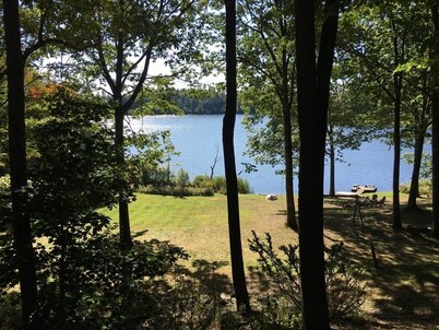 Lago House | Lakefront Home w / WiFi, bañera de hidromasaje, barcos, muelle y acceso al lago Walkout