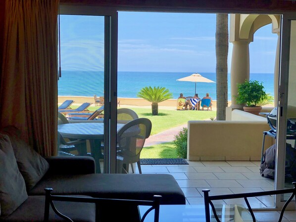 Smart TV, DVD player - Ground Level, On The Beach In Front of 4 surf breaks (San Jose del Cabo)