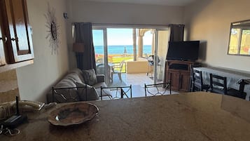 Smart TV, DVD player