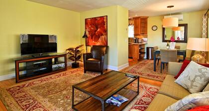 QUEEN ANNE 2BD CONDO - AC - YKSITYINEN ULKOKAATI KUVASSA - 5 TÄHTEÄÄ