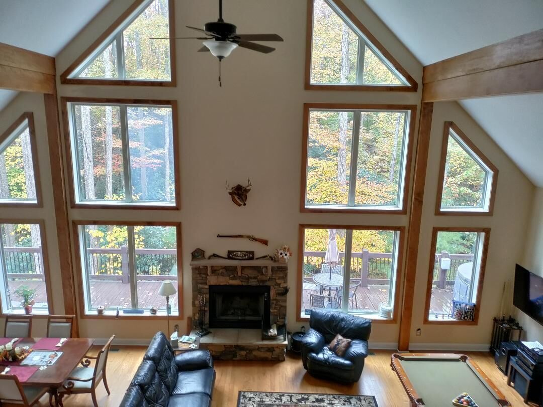 Smart TV, fireplace, DVD player, books