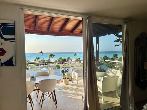Oasis Condominium  ,Spectacular Sea view Big studio penthouse, ocean front,wifi,