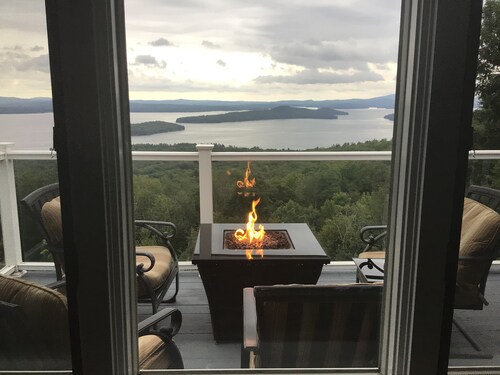 Ski Gunstock 3 minutes away then relax overlooking lakeWinnipesaukee







mile