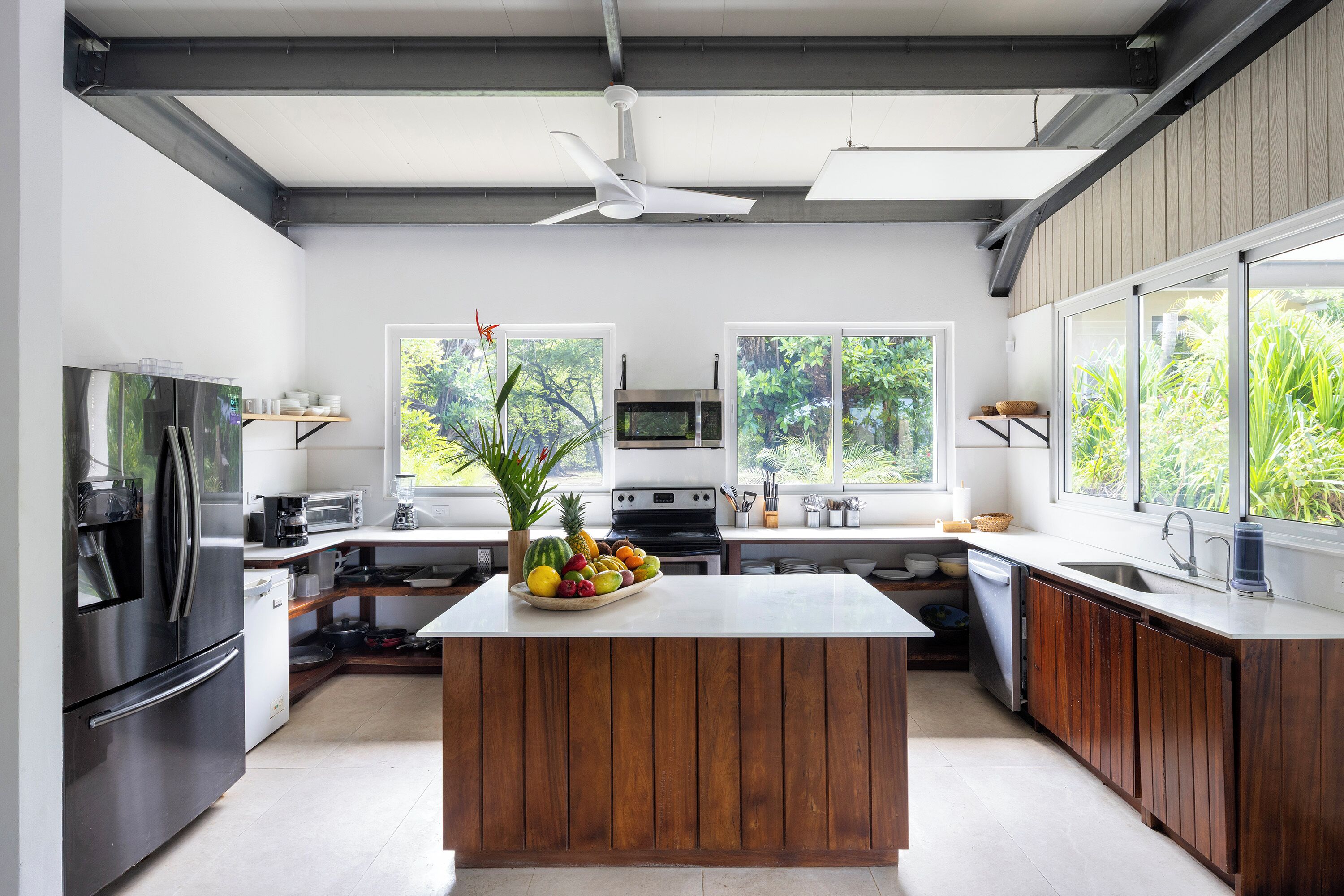 冰箱、微波炉、烤箱、炉灶