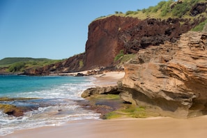 Beach nearby, sun loungers, beach towels