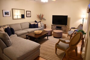 Älytelevisio, DVD-soitin, kirjoja