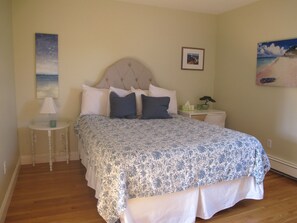 2 makuuhuonetta, työpöytä, silitysrauta/-lauta, ilmainen Wi-Fi