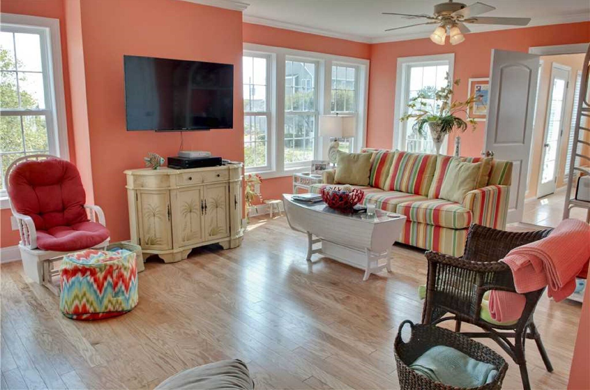 Smart TV, DVD player, table tennis, books