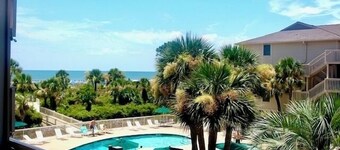 #232 Breakers Beautiful Beach Front.King Bed Best location on Hilton Head