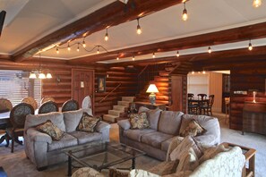 TV, fireplace, table tennis, books -  Waterfront  Home, Solarium & Hot Tub, Kayaks, Close to Seattle and Olympic Mtns (Bremerton)