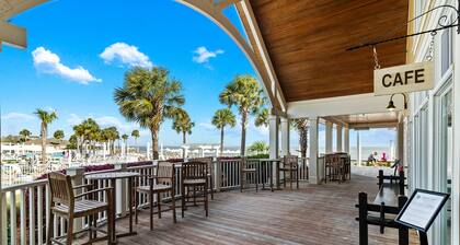 Delightful, 3-bedroom OCEANFRONT Updated Villa - Immaculate Views with Amenity Access