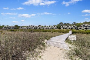Exterior - Delightful, 3-bedroom OCEANFRONT Updated Villa - Immaculate Views with Amenity Access (Seabrook Island)