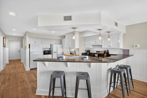 Fridge, microwave, oven, stovetop - Delightful, 3-bedroom OCEANFRONT Updated Villa - Immaculate Views with Amenity Access (Seabrook Island)